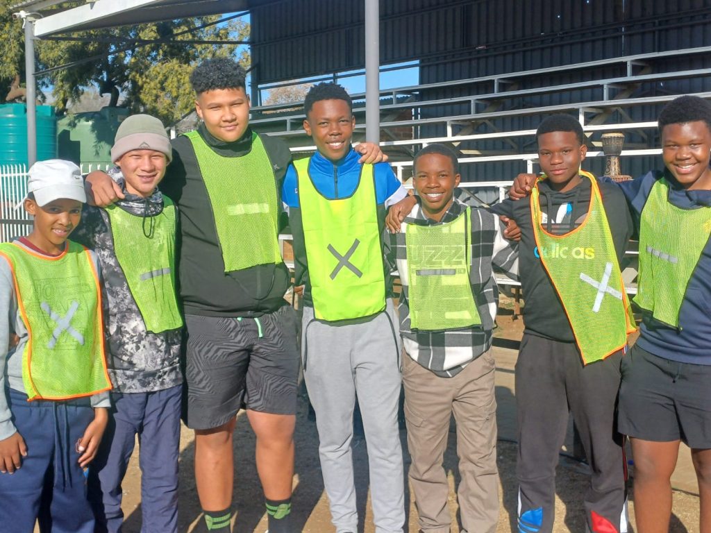 Why schools should start the year with a Grade 8 orientation teambuilding