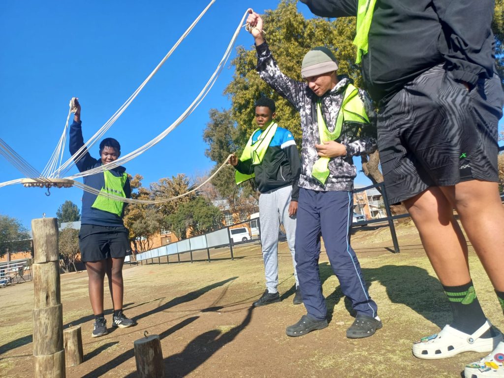 How teambuilding reduces bullying through positive peer interaction